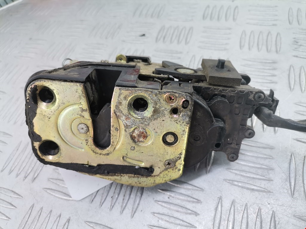 Замок двери задней левой MAZDA Xedos 6 1992-1999
