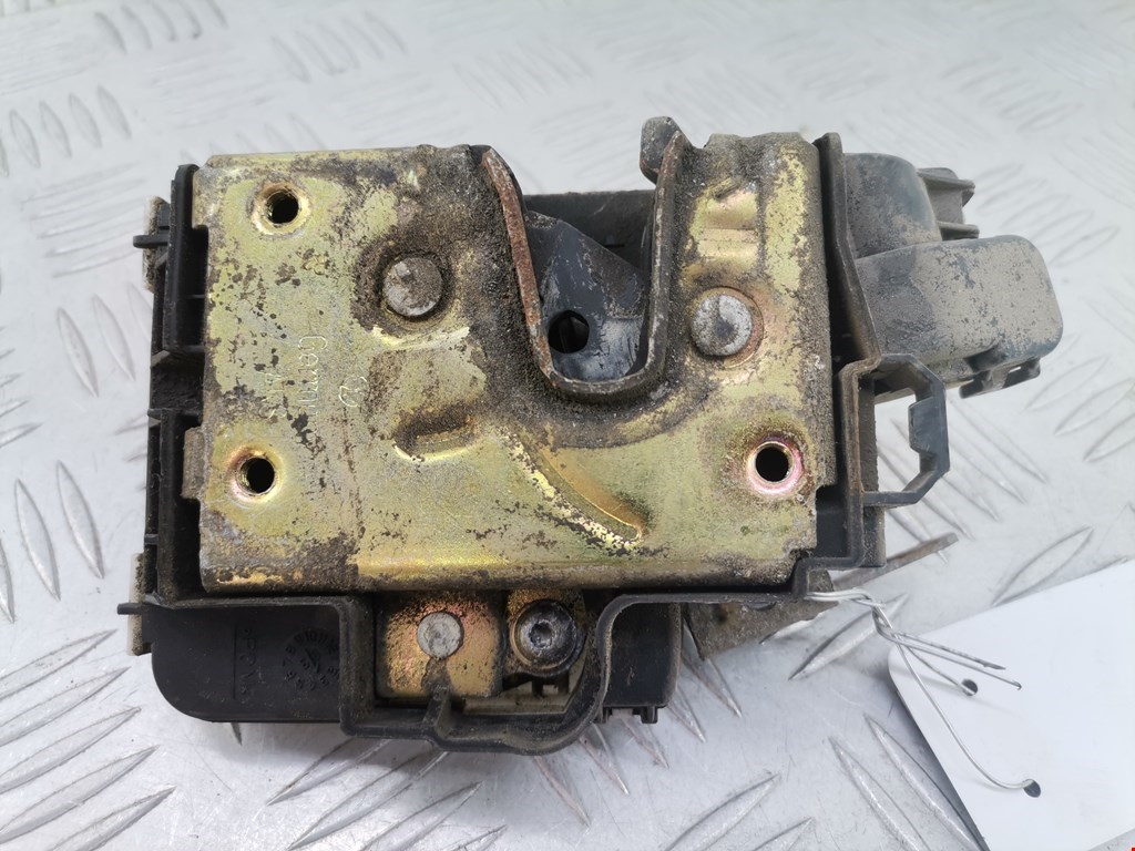 Замок двери передней правой VOLKSWAGEN Golf III 1991-1997