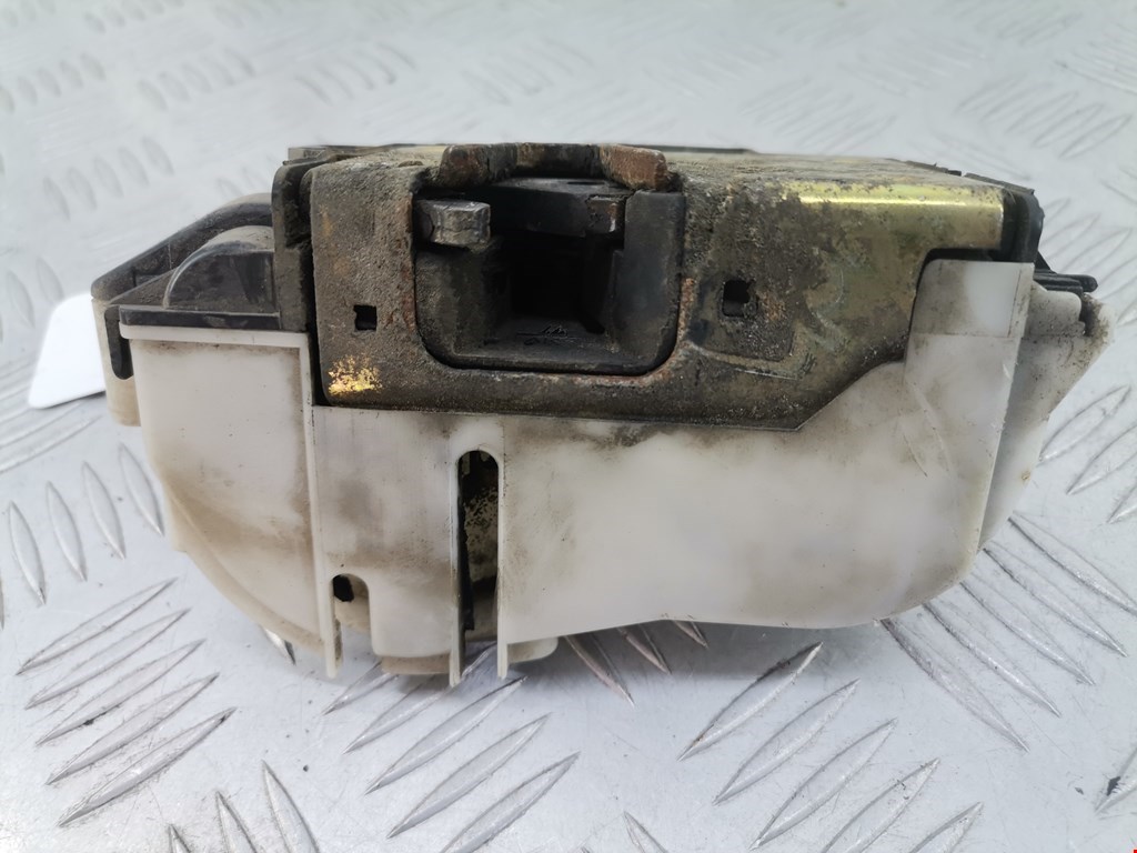 Замок двери передней правой VOLKSWAGEN Golf III 1991-1997