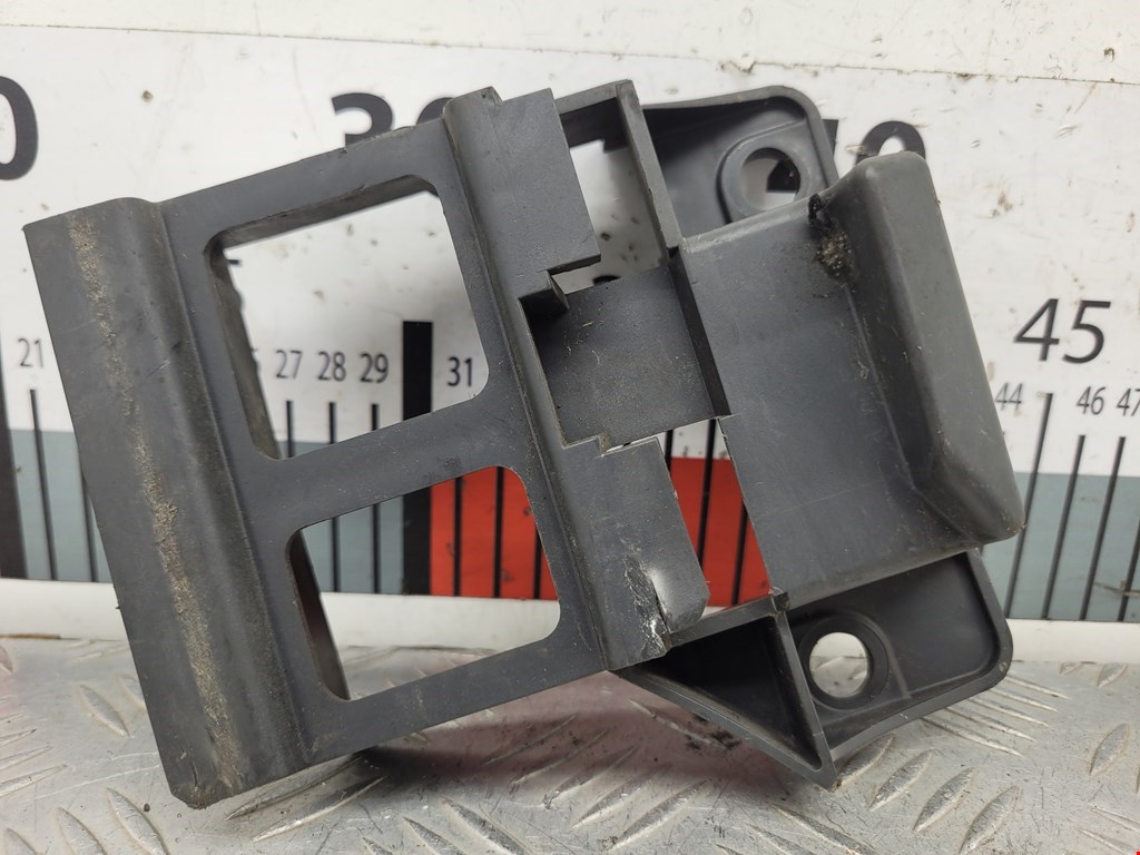 Кронштейн переднего бампера правый MERCEDES-BENZ Sprinter 906 2006-2018