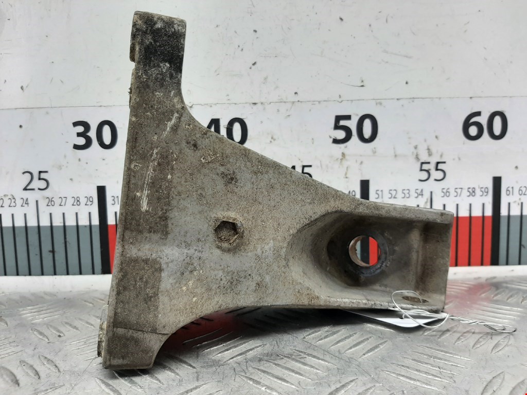 Кронштейн (крепление лапа) двигателя Mitsubishi Pajero Pinin (1998-2006)