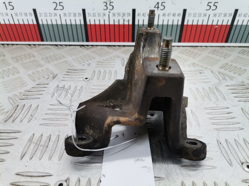 Кронштейн FORD Focus II 2005-2011