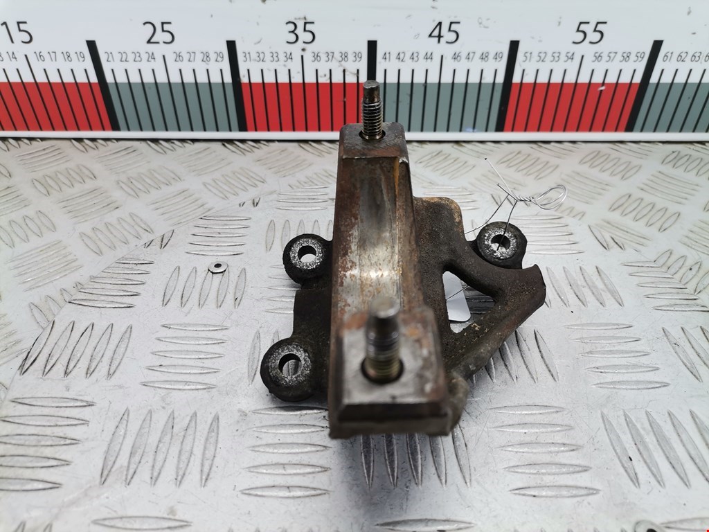 Кронштейн FORD Focus II 2005-2011