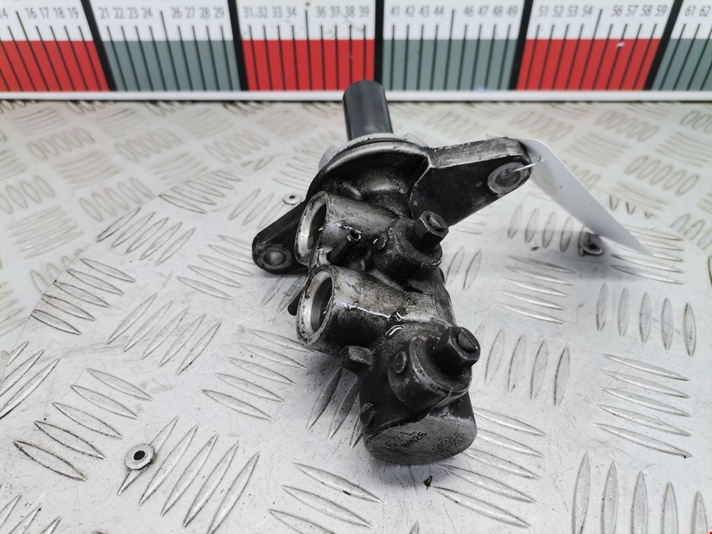 Цилиндр тормозной главный TOYOTA RAV 4 XA30 2006-2012