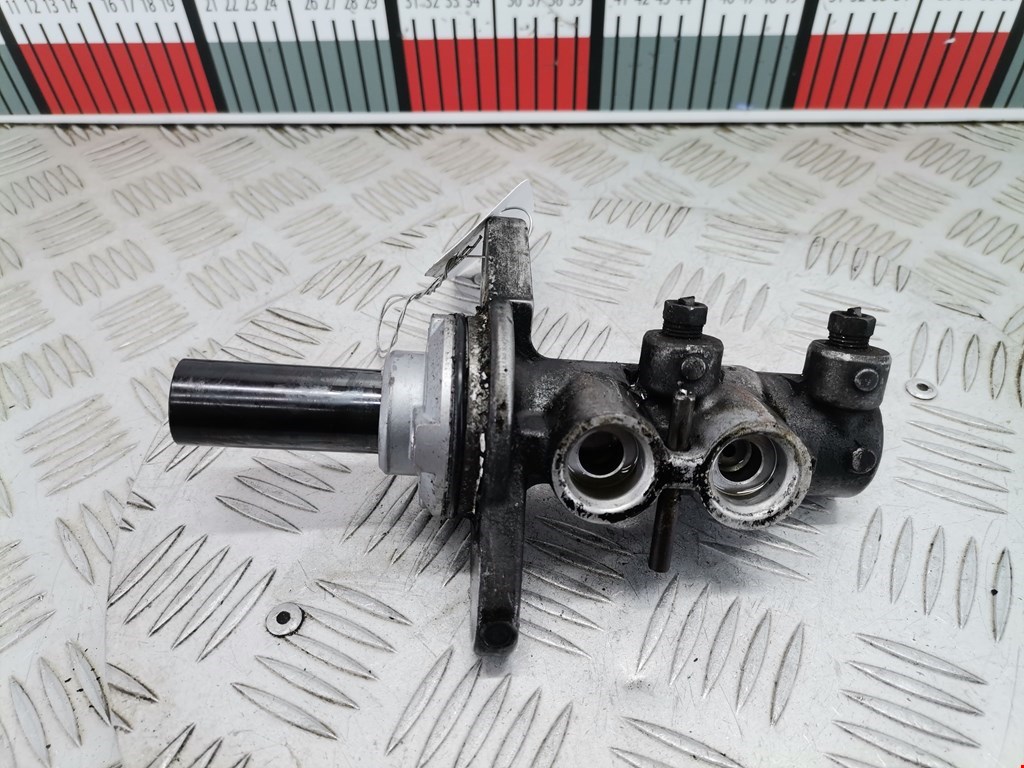 Цилиндр тормозной главный TOYOTA RAV 4 XA30 2006-2012