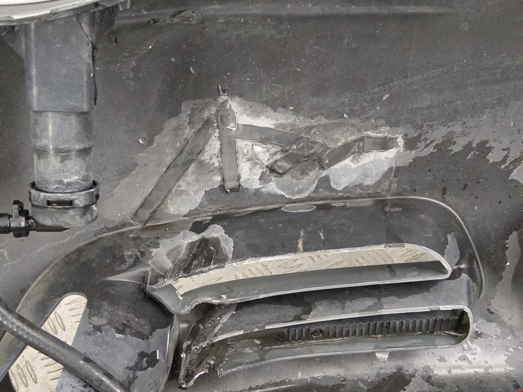 Бампер передний CHRYSLER Voyager IV RG 2001-2007