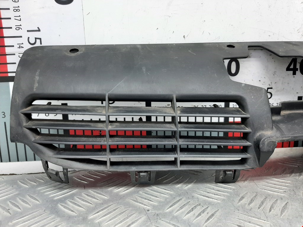 Решетка радиатора PEUGEOT 206 1998-2012