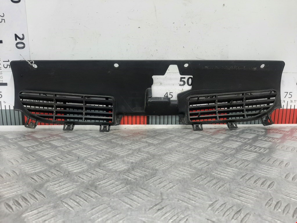 Решетка радиатора PEUGEOT 206 1998-2012