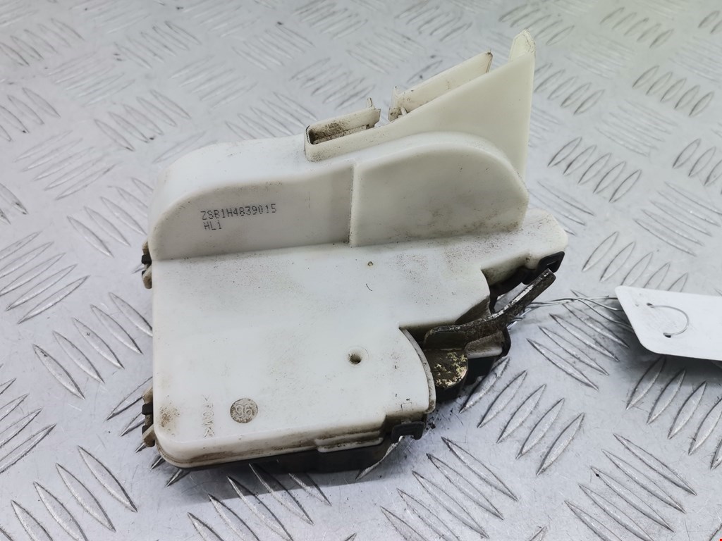 Замок двери задней левой VOLKSWAGEN Polo III 1994-2001