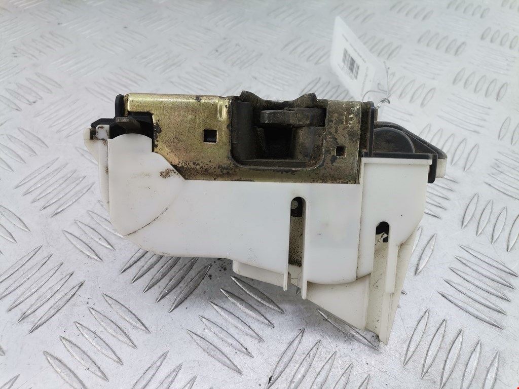 Замок двери задней левой VOLKSWAGEN Polo III 1994-2001