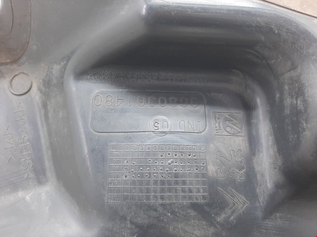 Воздухозаборник (наружный) PEUGEOT 308 2007-2015