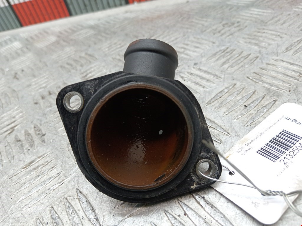 Тройник системы охлаждения AUDI A4 B5 1995-2001