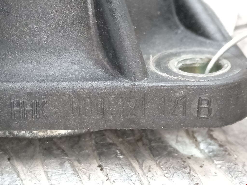 Тройник системы охлаждения AUDI A4 B5 1995-2001