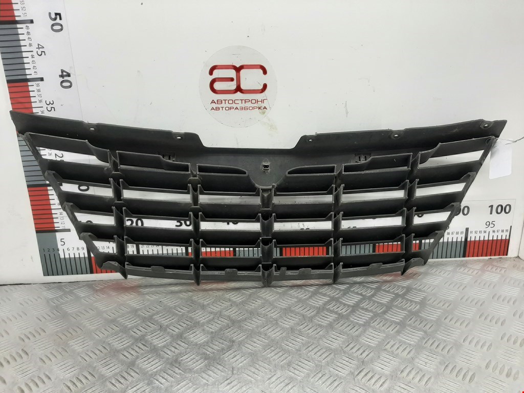 Решетка радиатора CHRYSLER Voyager IV RG 2001-2007