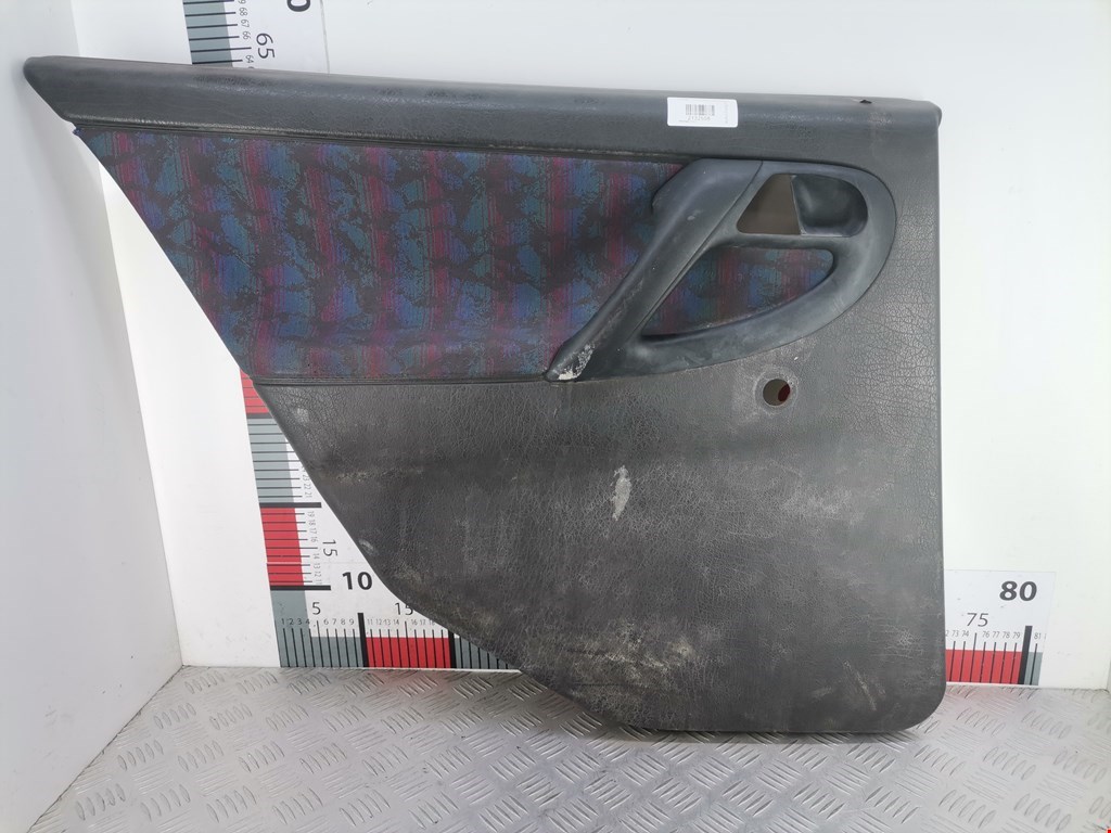 Обшивка двери задняя левая VOLKSWAGEN Polo III 1994-2001