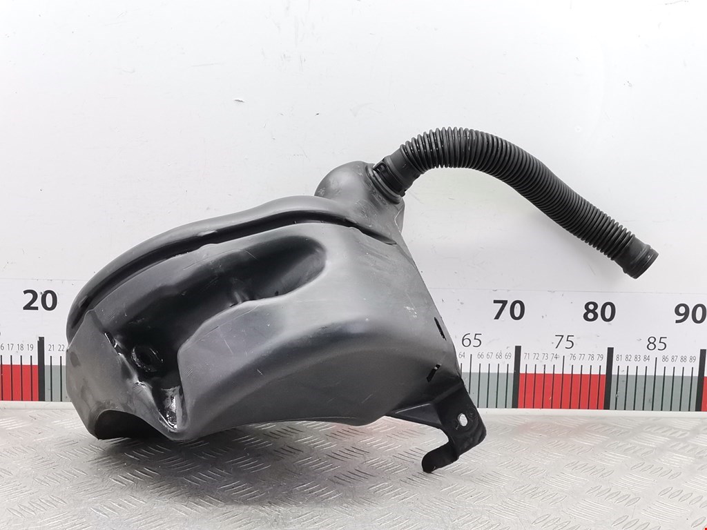 Бачок омывателя CHRYSLER Voyager IV RG 2001-2007