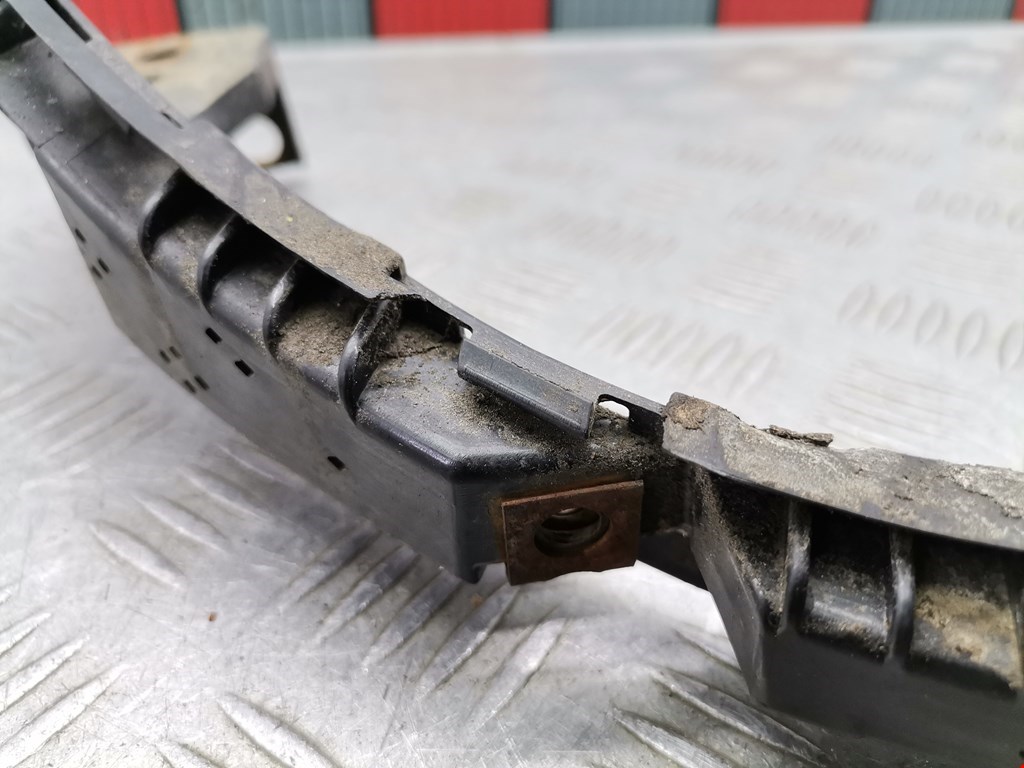 Кронштейн фары правый SUBARU Impreza 2007-2011