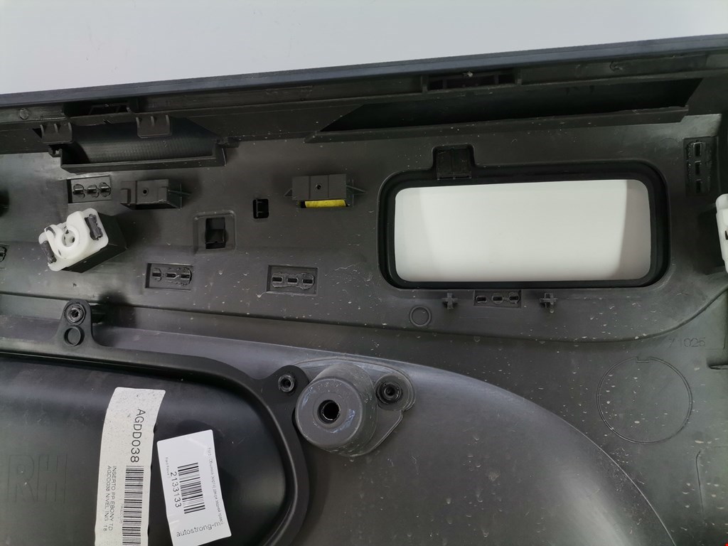 Обшивка двери задняя правая FORD Focus II 2005-2011