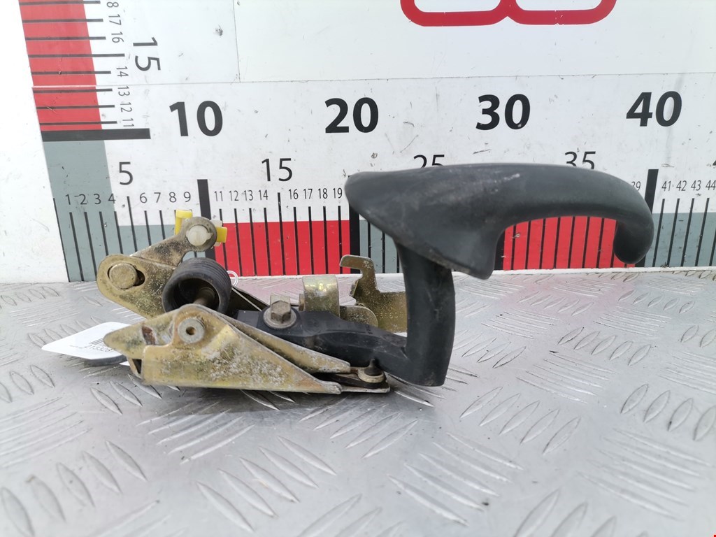 Ручка дверная передняя внутренняя левая FORD F-150 2004-2008