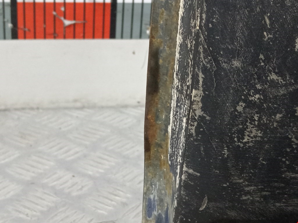 Бампер задний VOLKSWAGEN Caddy III 2004-2015