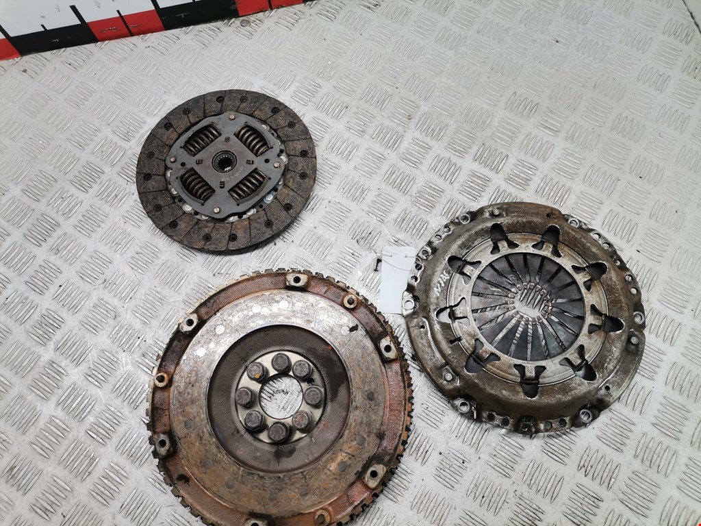 Маховик (демпфер сцепления) CITROEN C5 I 2001-2008