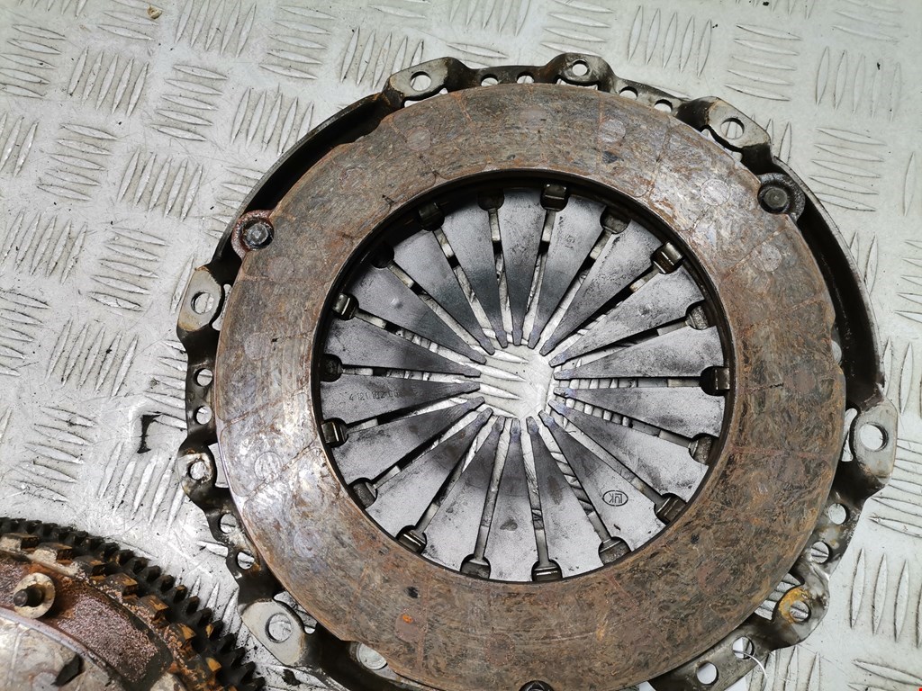 Маховик (демпфер сцепления) CITROEN C5 I 2001-2008