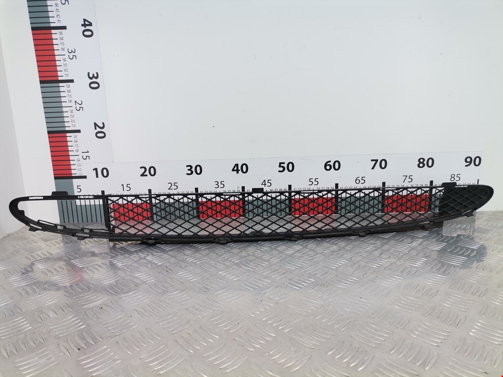 Решетка (заглушка) в бампер центральная Mercedes A-Class (W168) (1997-2004)