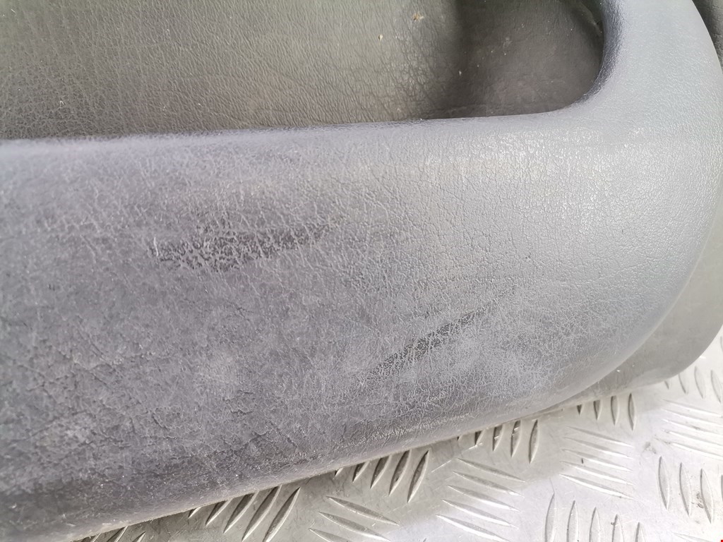 Обшивка двери передняя правая VOLKSWAGEN Polo III 1994-2001