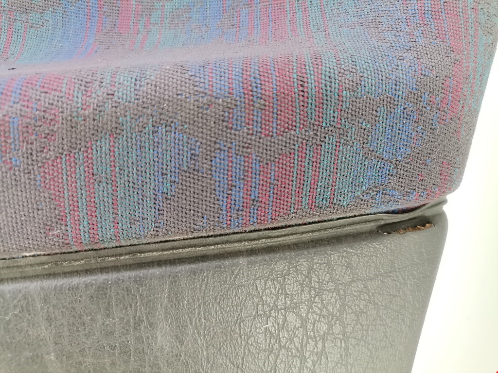 Обшивка двери передняя правая VOLKSWAGEN Polo III 1994-2001