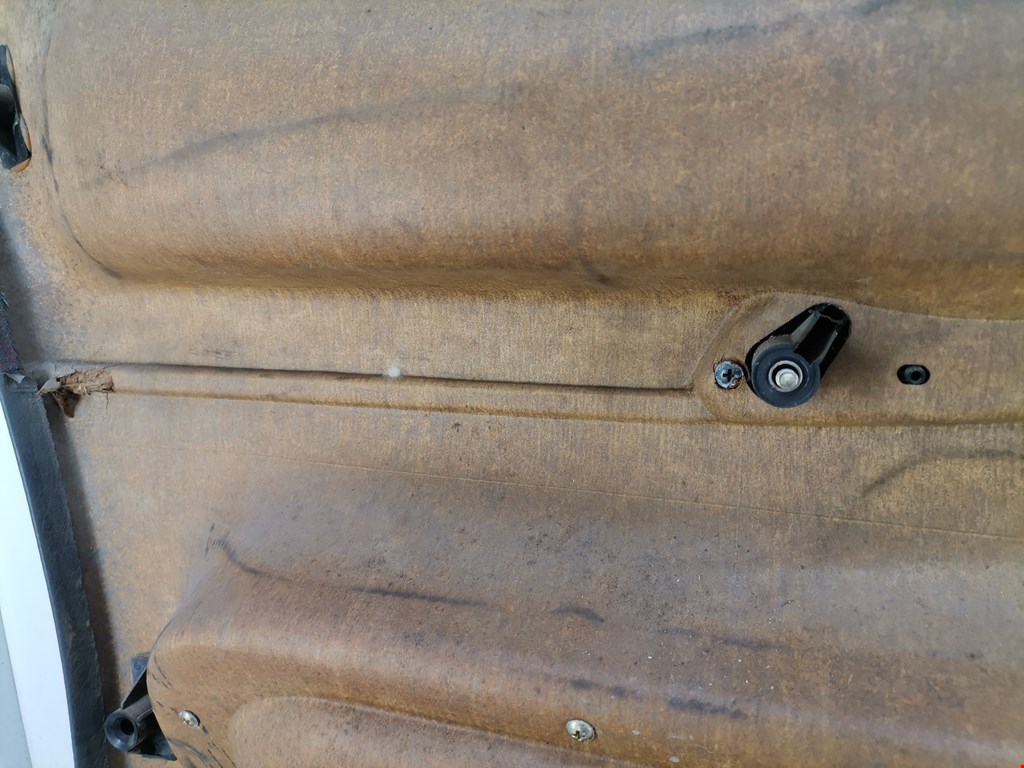 Обшивка двери передняя правая VOLKSWAGEN Polo III 1994-2001