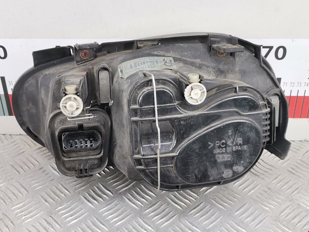 Фара правая VOLKSWAGEN Golf IV 1997-2003