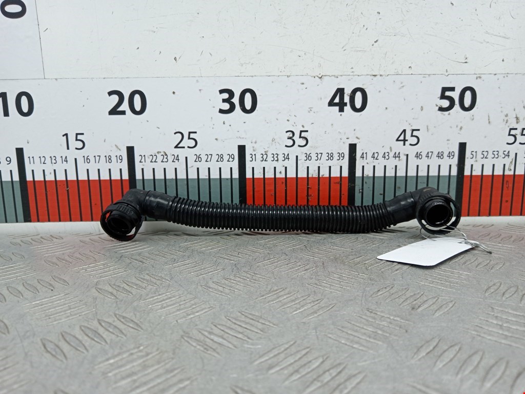 Патрубок вентиляции картерных газов Skoda Fabia 1 (1999-2007)