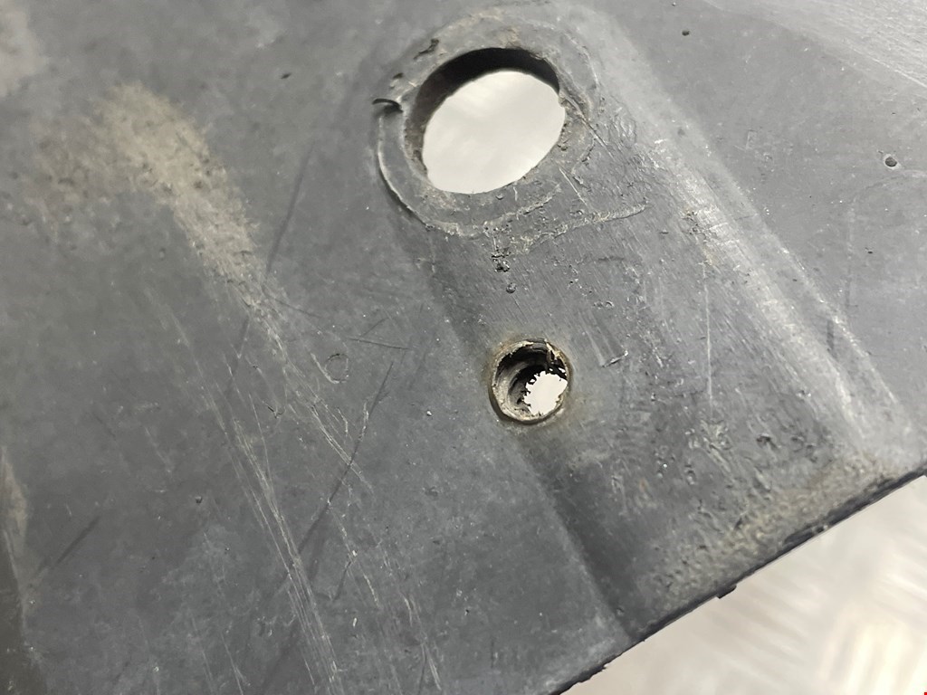 Локер (подкрылок) передний правый VOLKSWAGEN Passat B5 1997-2005