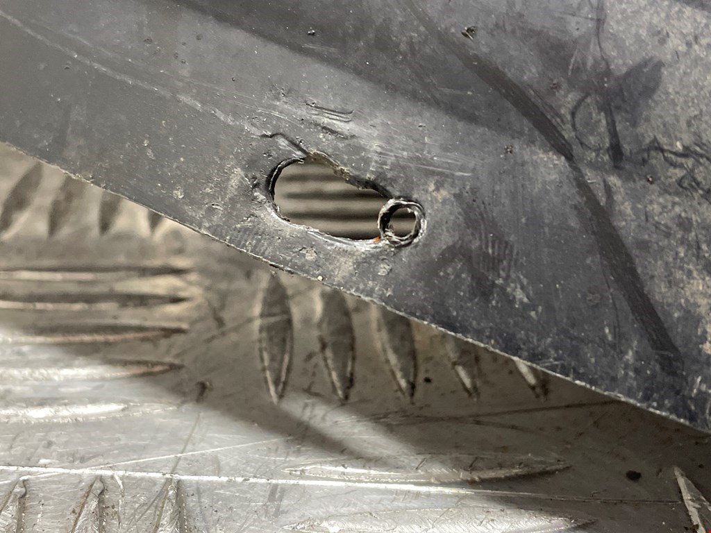 Локер (подкрылок) передний правый VOLKSWAGEN Passat B5 1997-2005