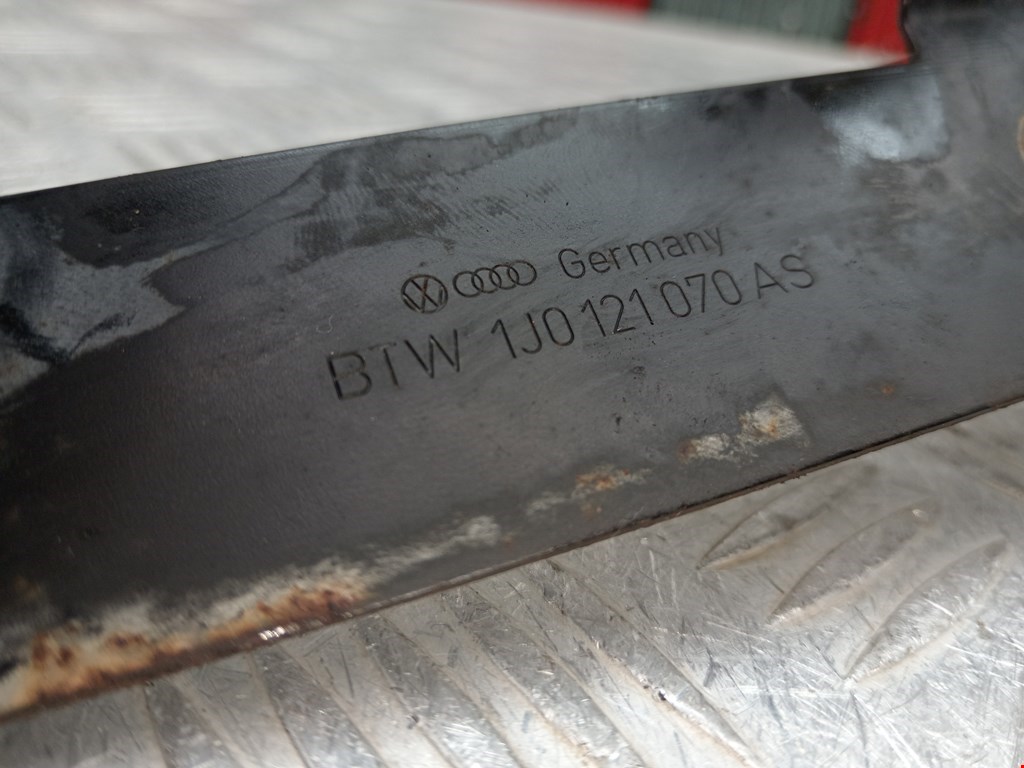 Трубка системы охлаждения VOLKSWAGEN Bora 1998-2005