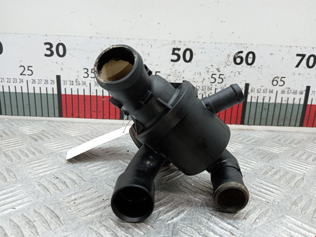 Корпус термостата VOLKSWAGEN Golf VI 2009-2012