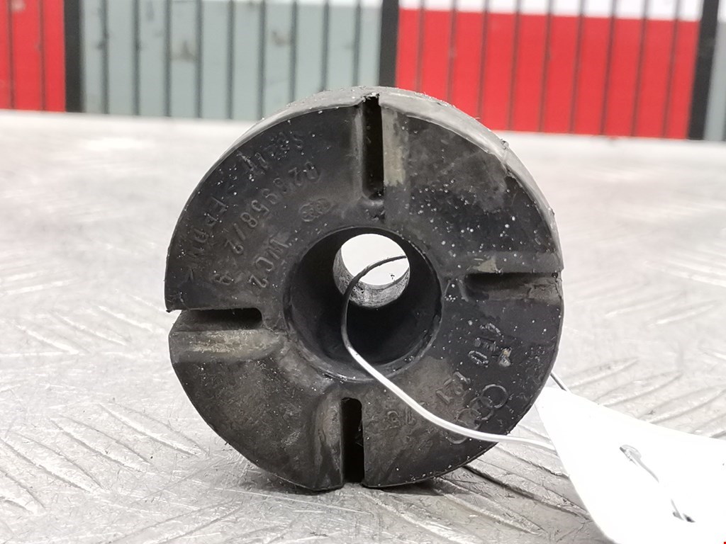 Кронштейн (крепление) радиатора AUDI A8 D3 2003-2010