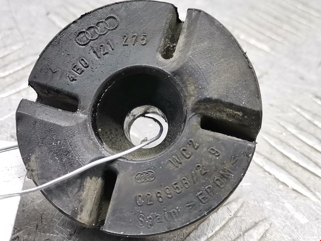 Кронштейн (крепление) радиатора AUDI A8 D3 2003-2010