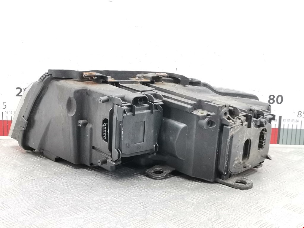 Фара правая AUDI A8 D3 2003-2010
