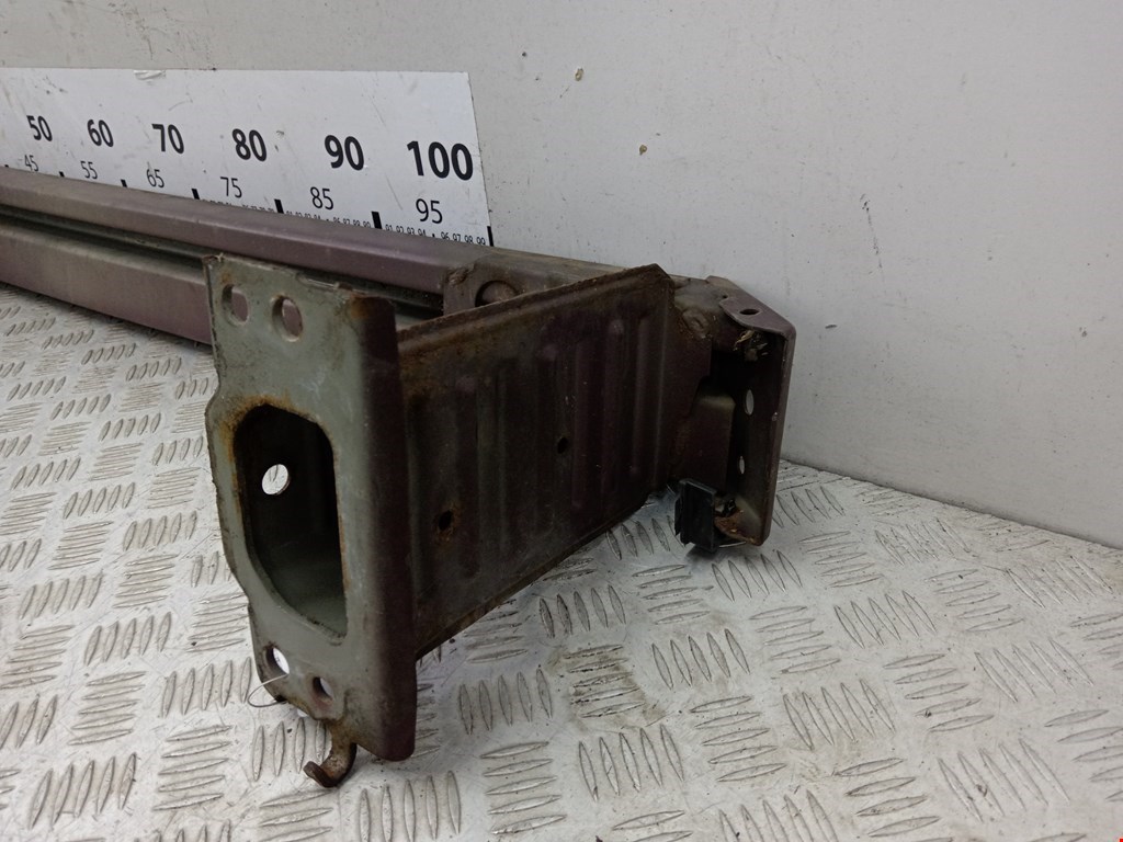 Усилитель переднего бампера (передний) TOYOTA Avensis 2009-2015