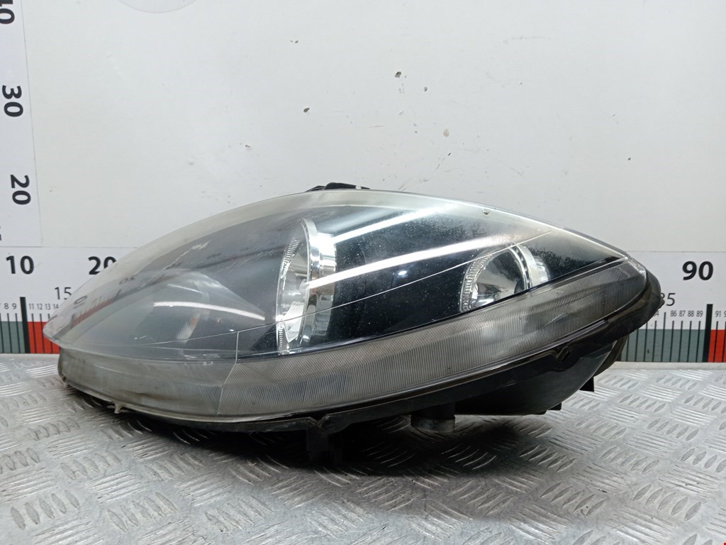 Фара левая SEAT Toledo 2004-2009