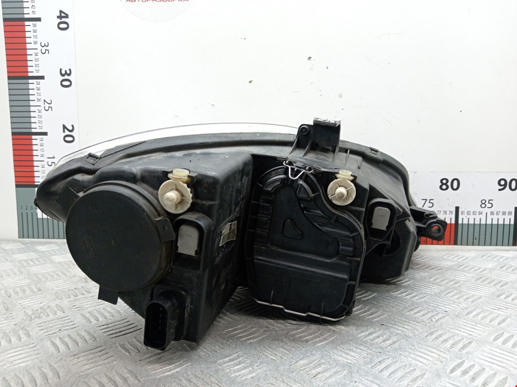 Фара левая SEAT Toledo 2004-2009