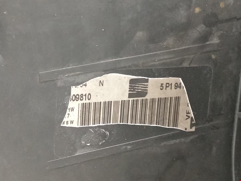 Фара левая SEAT Toledo 2004-2009