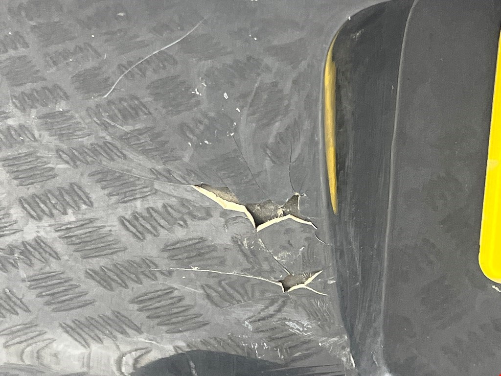 Бампер задний BMW 1er E81\E87 2004-2011