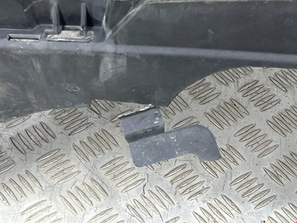 Бампер задний PEUGEOT 3008 2009-2016