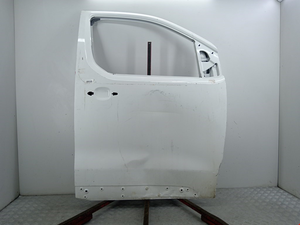 Дверь передняя правая Peugeot Traveller (2016-2024)