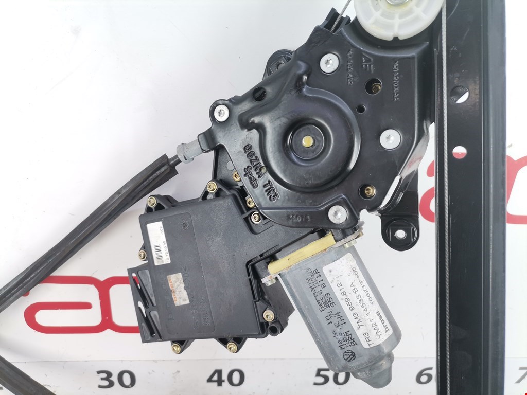 Стеклоподъемник задний правый SEAT Alhambra 1996-2010