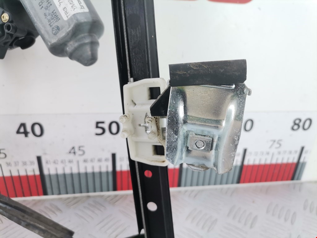 Стеклоподъемник задний правый SEAT Alhambra 1996-2010