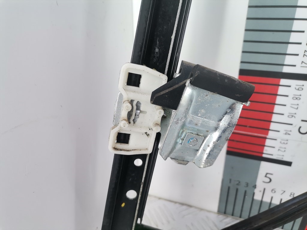 Стеклоподъемник задний правый SEAT Alhambra 1996-2010