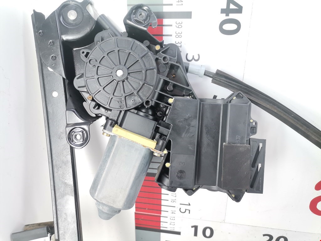 Стеклоподъемник задний правый SEAT Alhambra 1996-2010